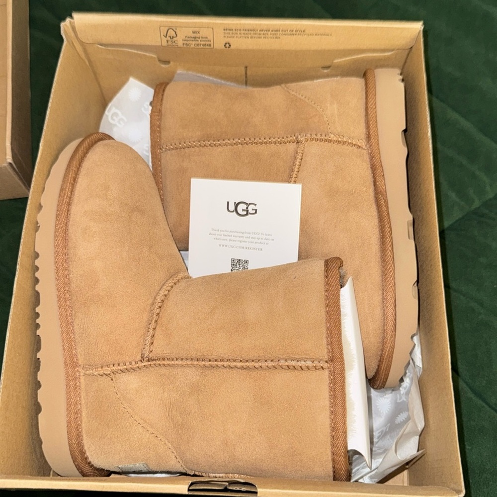 UGG Kids Classic II